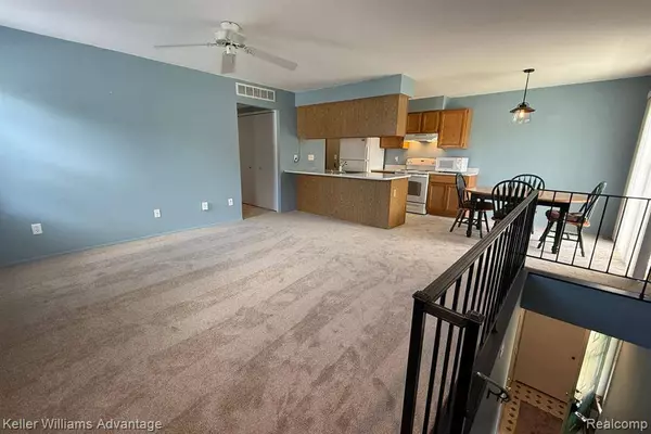 1478 Harbor Drive, Walled Lake, MI 48390