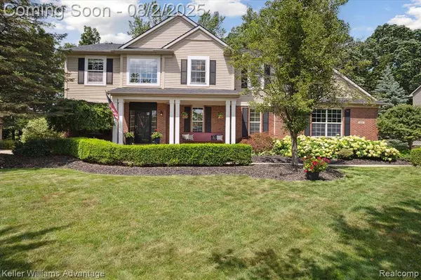 1351 Cartwright Lane, South Lyon, MI 48178