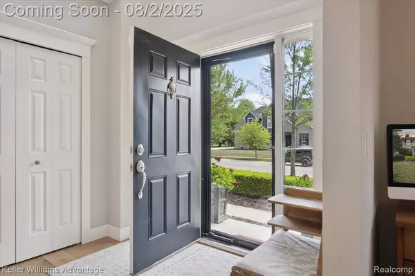 1351 Cartwright Lane, South Lyon, MI 48178