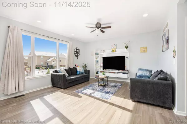 59625 Twin Pines DR, New Hudson, MI 48165