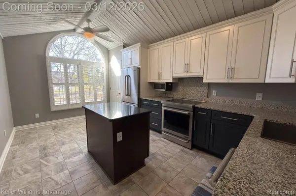 39472 Village Run DR, Northville, MI 48168