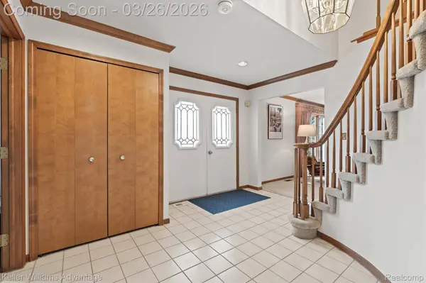 47040 Elmsmere DR, Northville, MI 48167