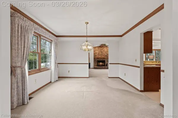 47040 Elmsmere DR, Northville, MI 48167
