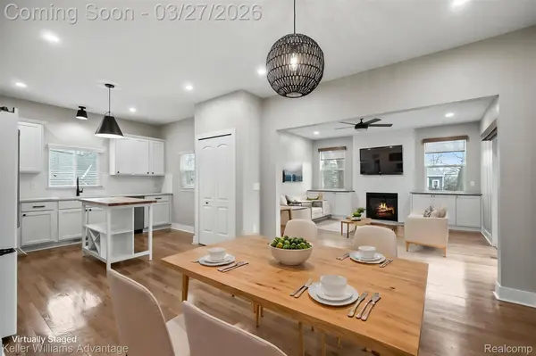 882 N Center ST, Northville, MI 48167