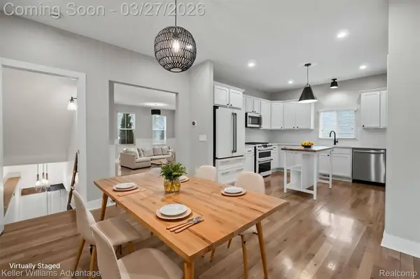 882 N Center ST, Northville, MI 48167