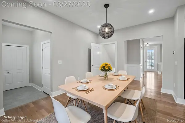 882 N Center ST, Northville, MI 48167