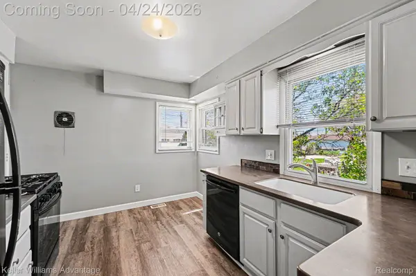 30227 Grandon ST, Livonia, MI 48150