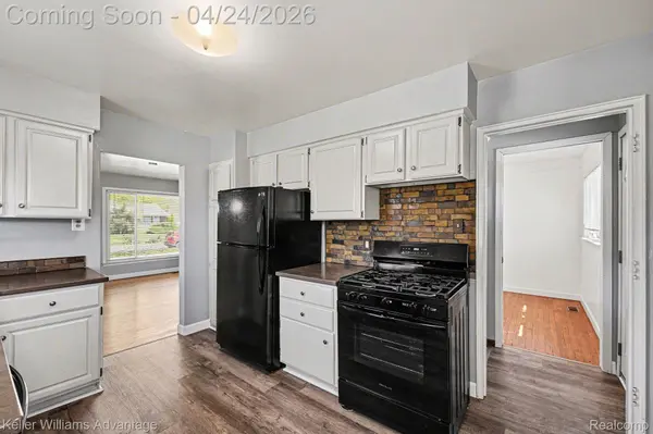 30227 Grandon ST, Livonia, MI 48150