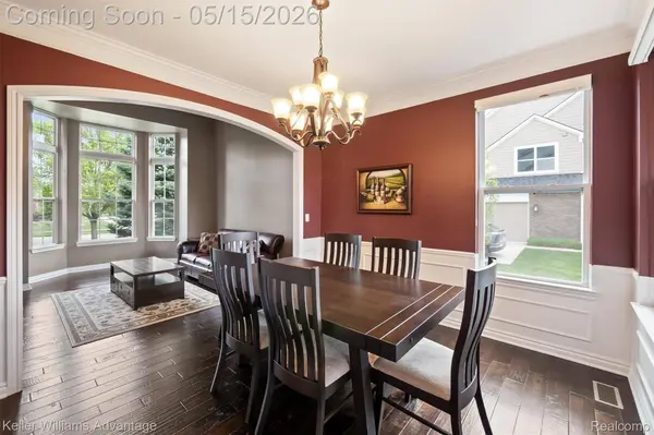 57201 Meadowcreek CIR S, Lyon Charter Township, MI 48178