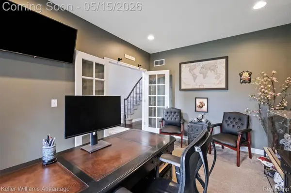 57201 Meadowcreek CIR S, Lyon Charter Township, MI 48178