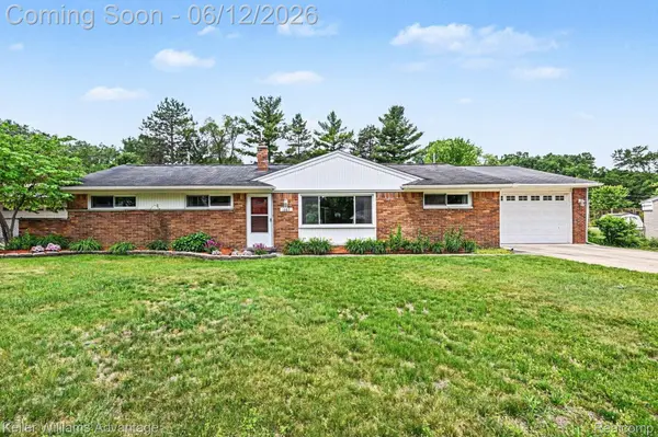 1669 Ashstan DR, Walled Lake, MI 48390