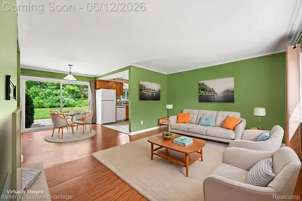 1669 Ashstan DR, Walled Lake, MI 48390