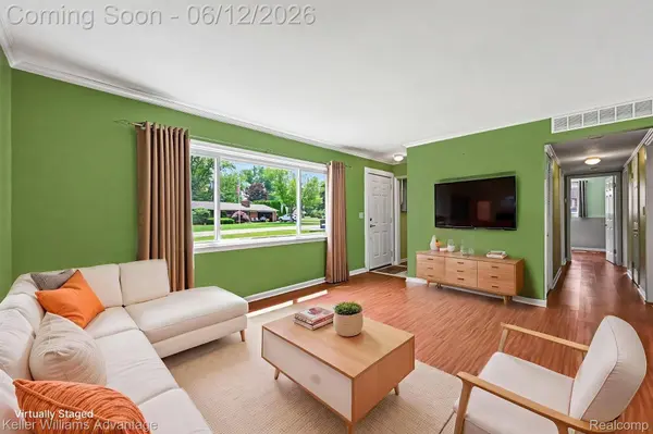 1669 Ashstan DR, Walled Lake, MI 48390