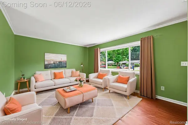 1669 Ashstan DR, Walled Lake, MI 48390