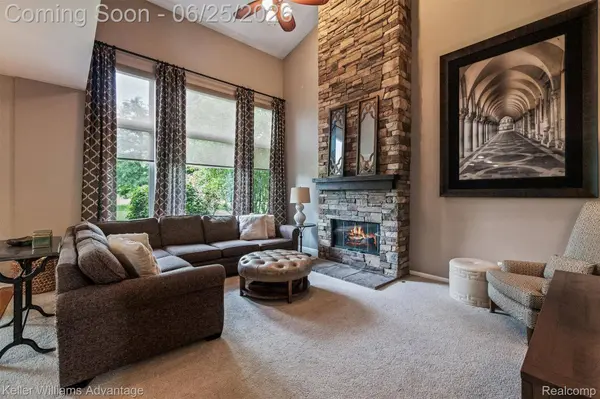 1270 Buckboard CIR, South Lyon, MI 48178