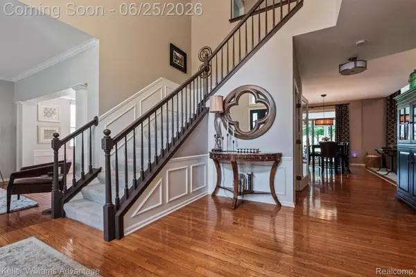 1270 Buckboard CIR, South Lyon, MI 48178