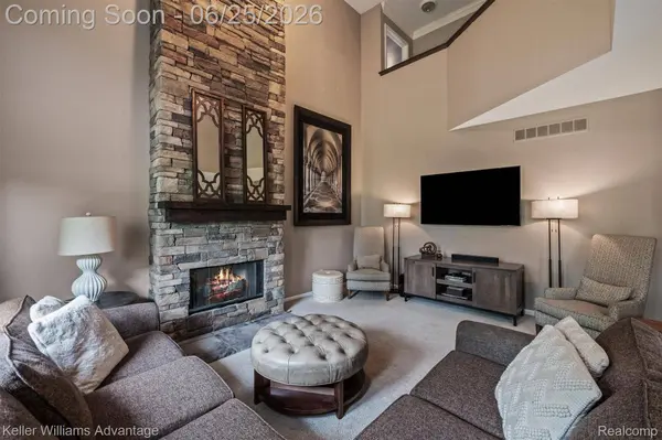 1270 Buckboard CIR, South Lyon, MI 48178