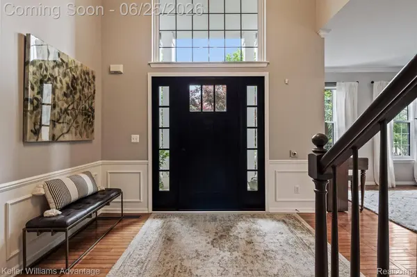1270 Buckboard CIR, South Lyon, MI 48178
