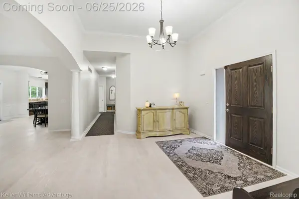 54525 Brentwood DR, Lyon Charter Township, MI 48178