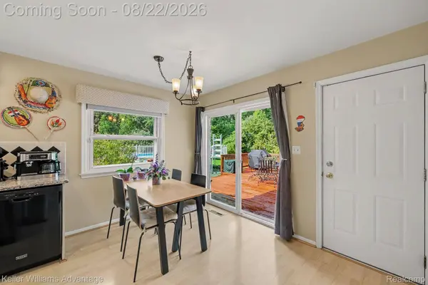 38625 Morningstar ST, Livonia, MI 48152