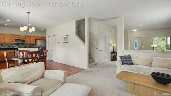479 Princeton DR, South Lyon, MI 48178