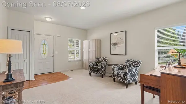 479 Princeton DR, South Lyon, MI 48178