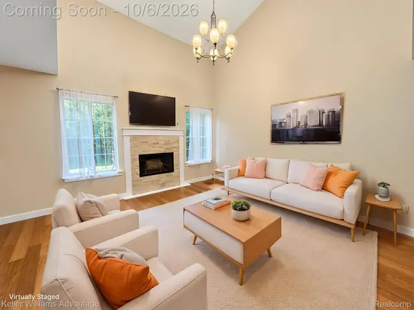 524 Winwood CIR, Walled Lake, MI 48390