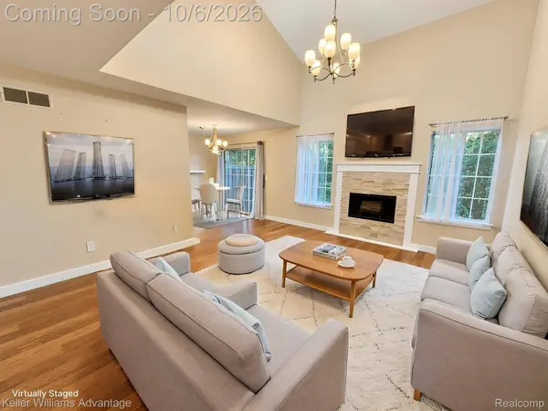 524 Winwood CIR, Walled Lake, MI 48390