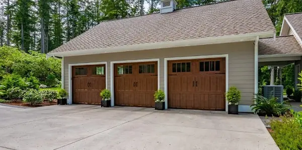 Parked for Profit: The Real Value of Garages in San Diego Homes,Angel Ramirez