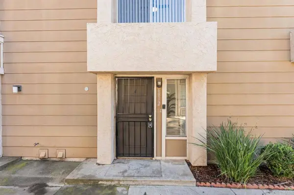 6812 Panamint Row #4, San Diego, CA 92139