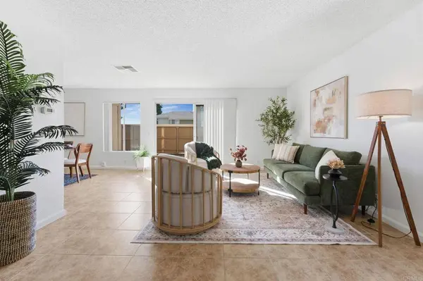 6812 Panamint Row #4, San Diego, CA 92139