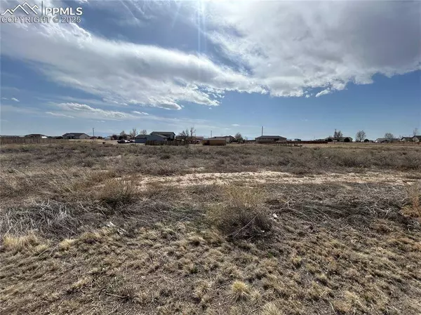 568 E Blaine DR, Pueblo, CO 81007