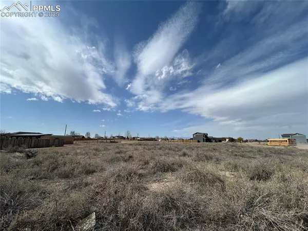 568 E Blaine DR, Pueblo, CO 81007