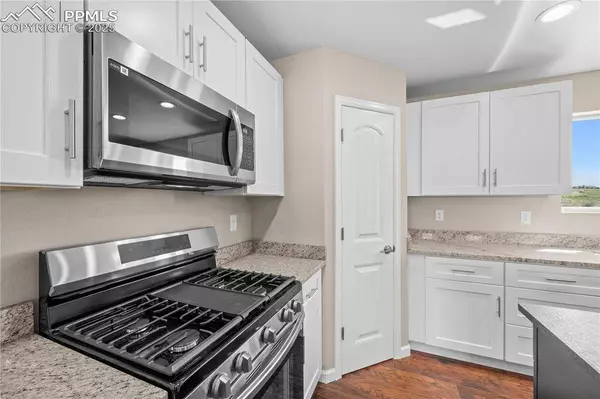 702 E Loma DR, Pueblo, CO 81007