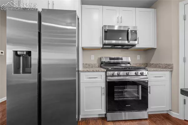 702 E Loma DR, Pueblo, CO 81007