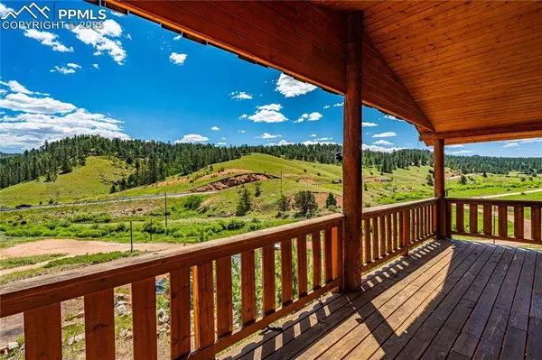 927 Stonehenge DR, Florissant, CO 80816