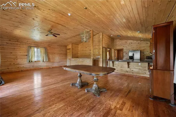 927 Stonehenge DR, Florissant, CO 80816