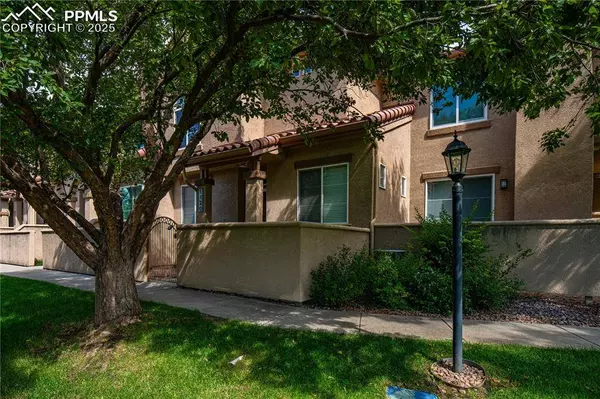 1420 Courtyard HTS, Colorado Springs, CO 80906