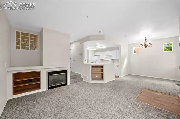 1420 Courtyard HTS, Colorado Springs, CO 80906