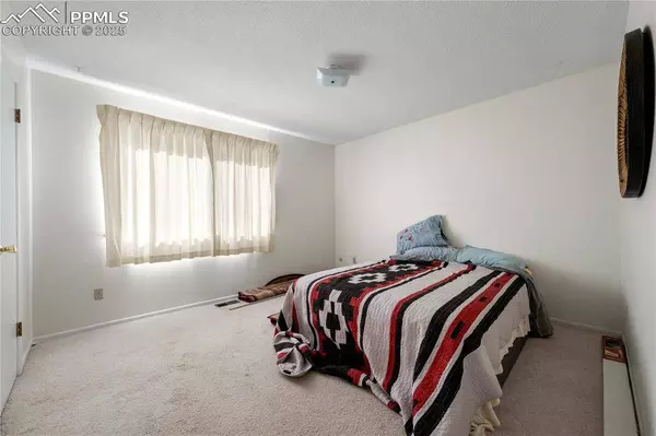 4016 Goldenrod DR, Colorado Springs, CO 80918