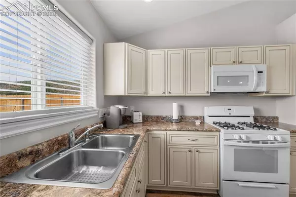 603 Rockridge LOOP, Canon City, CO 81212