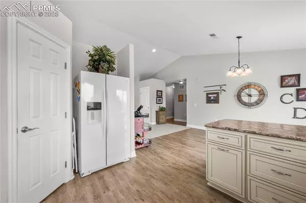 603 Rockridge LOOP, Canon City, CO 81212