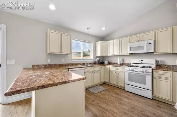 603 Rockridge LOOP, Canon City, CO 81212