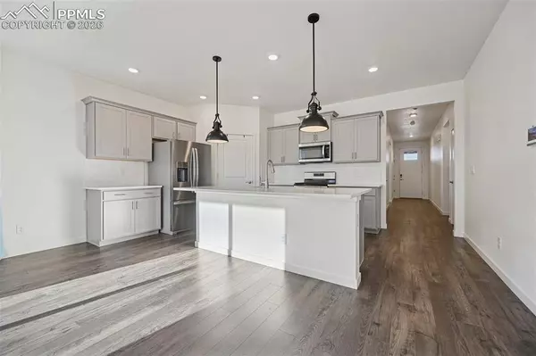 4925 Cattle Cross TRL, Castle Rock, CO 80104