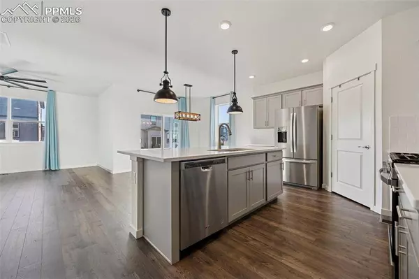 4925 Cattle Cross TRL, Castle Rock, CO 80104