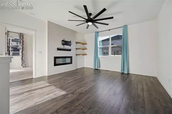 4925 Cattle Cross TRL, Castle Rock, CO 80104