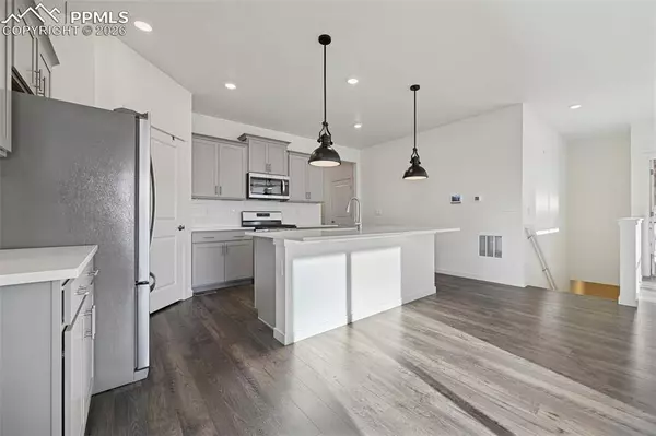 4925 Cattle Cross TRL, Castle Rock, CO 80104