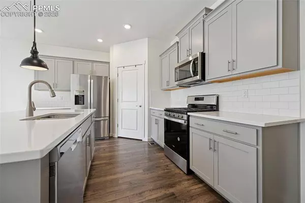 4925 Cattle Cross TRL, Castle Rock, CO 80104