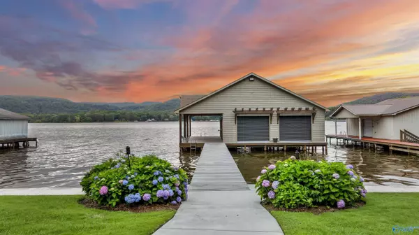 562 Skyline Shores Drive, Scottsboro, AL 35769
