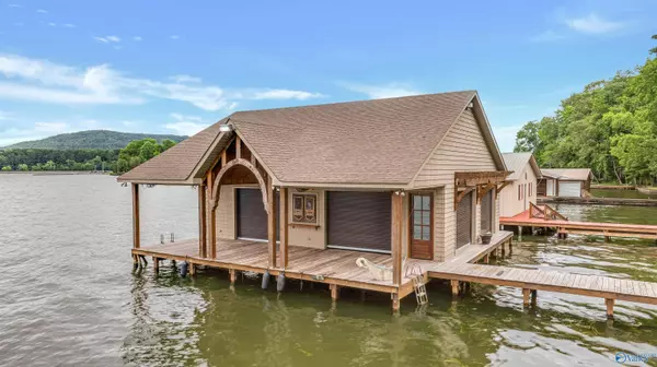 562 Skyline Shores Drive, Scottsboro, AL 35769